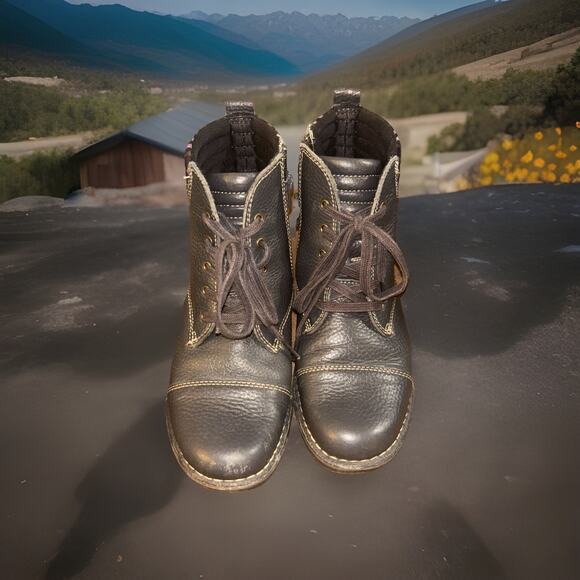 EUC Clarks Whistle Bea Blue Pebbled Leather Lace Up Zip Combat Ankle Boot S 6.5 - Picture 3 of 6